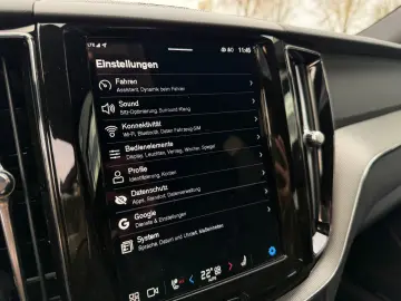 VOLVO XC60 B4 AWD Plus Dark