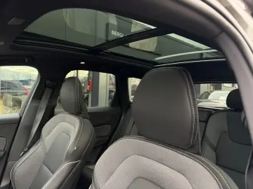 VOLVO XC60 B4 AWD Plus Dark