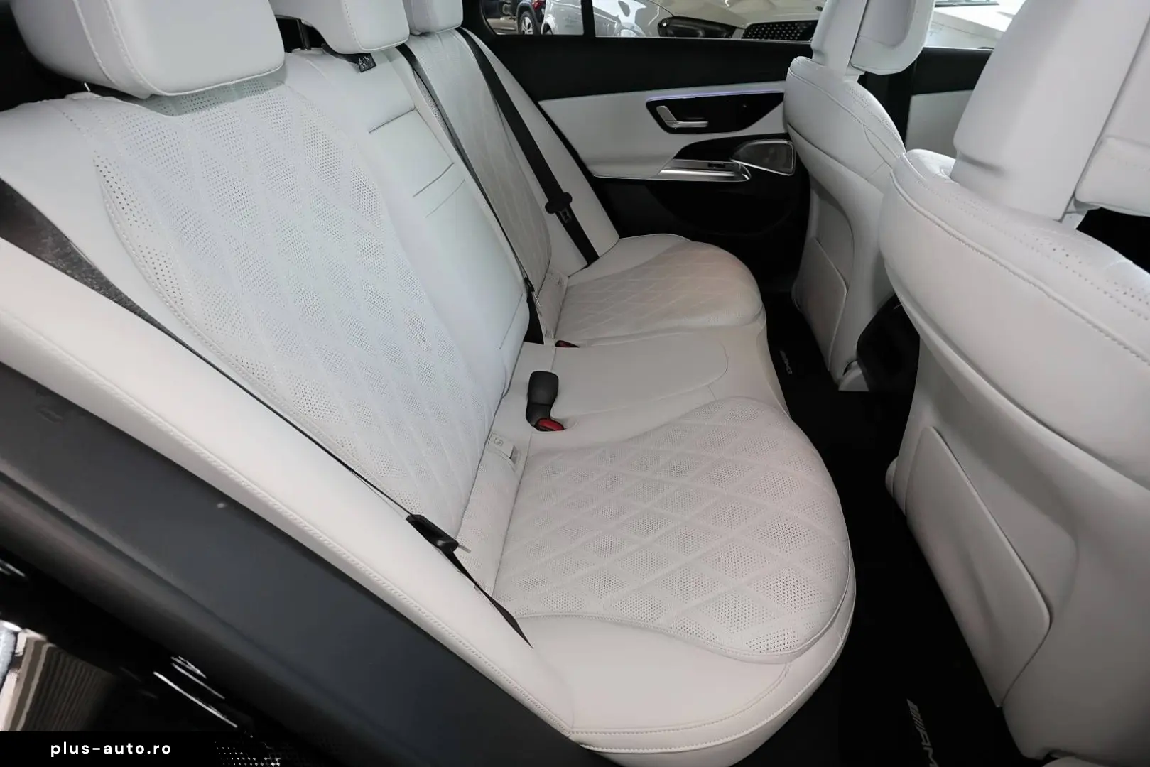 MERCEDES-BENZ E 220 d AMG MBUX 360  DIG-LED Pano HuD&hellip;