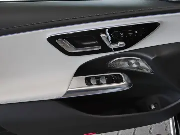 MERCEDES-BENZ E 220 d AMG MBUX 360  DIG-LED Pano HuD&hellip;