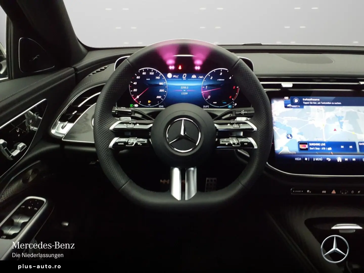 MERCEDES-BENZ E 220 d AMG Prem.  AHK PANO NIGHT 20  HA-L HUD