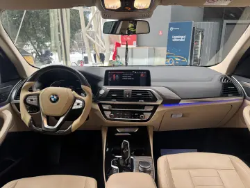 BMW X3 xDrive 2 0i xLine