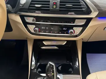 BMW X3 xDrive 2 0i xLine