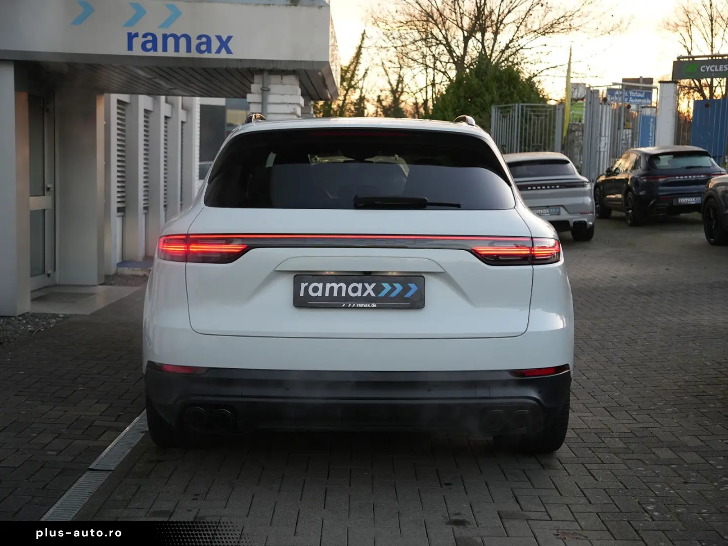 PORSCHE Cayenne E-Hybrid ACC 360 HUD BOSE Ventil