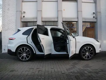 PORSCHE Cayenne E-Hybrid ACC 360 HUD BOSE Ventil