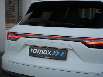 PORSCHE Cayenne E-Hybrid ACC 360 HUD BOSE Ventil