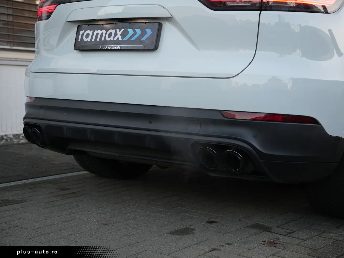 PORSCHE Cayenne E-Hybrid ACC 360 HUD BOSE Ventil