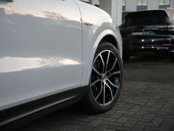 PORSCHE Cayenne E-Hybrid ACC 360 HUD BOSE Ventil