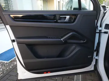 PORSCHE Cayenne E-Hybrid ACC 360 HUD BOSE Ventil