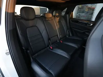 PORSCHE Cayenne E-Hybrid ACC 360 HUD BOSE Ventil