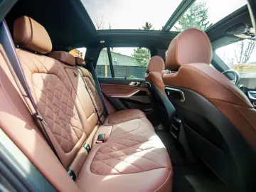 BMW X5 xDr. M Sport PRO Pneumatic Susp. HK Pano Iconic Glow