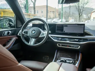 BMW X5 xDr. M Sport PRO Pneumatic Susp. HK Pano Iconic Glow