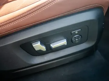 BMW X5 xDr. M Sport PRO Pneumatic Susp. HK Pano Iconic Glow