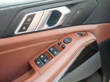 BMW X5 xDr. M Sport PRO Pneumatic Susp. HK Pano Iconic Glow