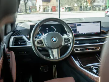 BMW X5 xDr. M Sport PRO Pneumatic Susp. HK Pano Iconic Glow