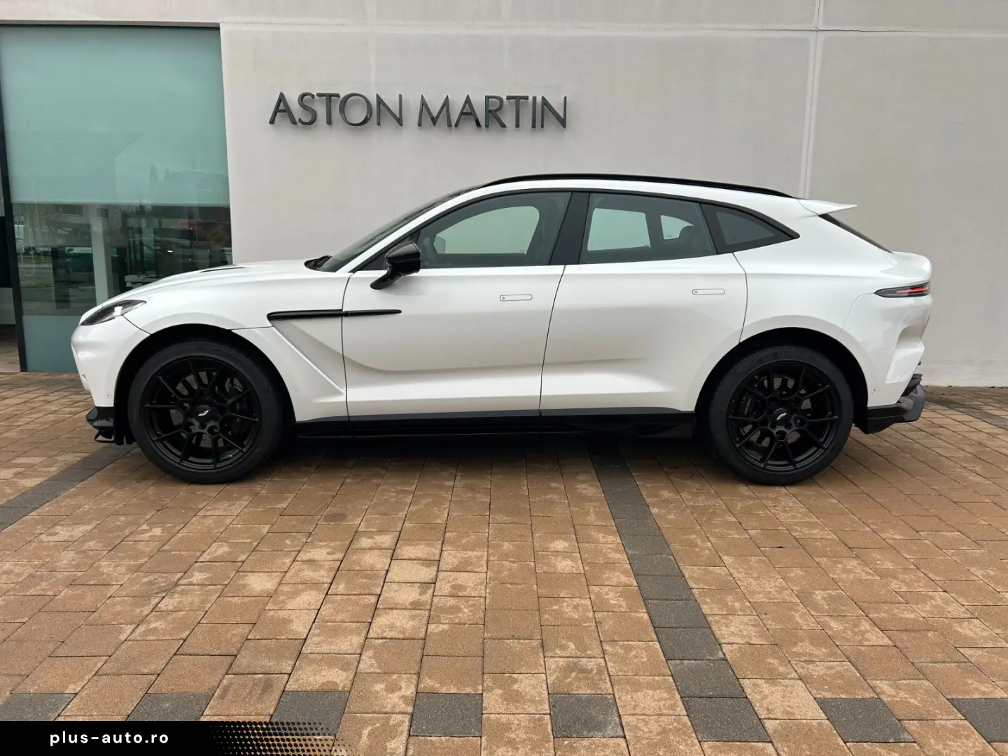 ASTON MARTIN DBX 4.0 V8 DBX707   Lunar White