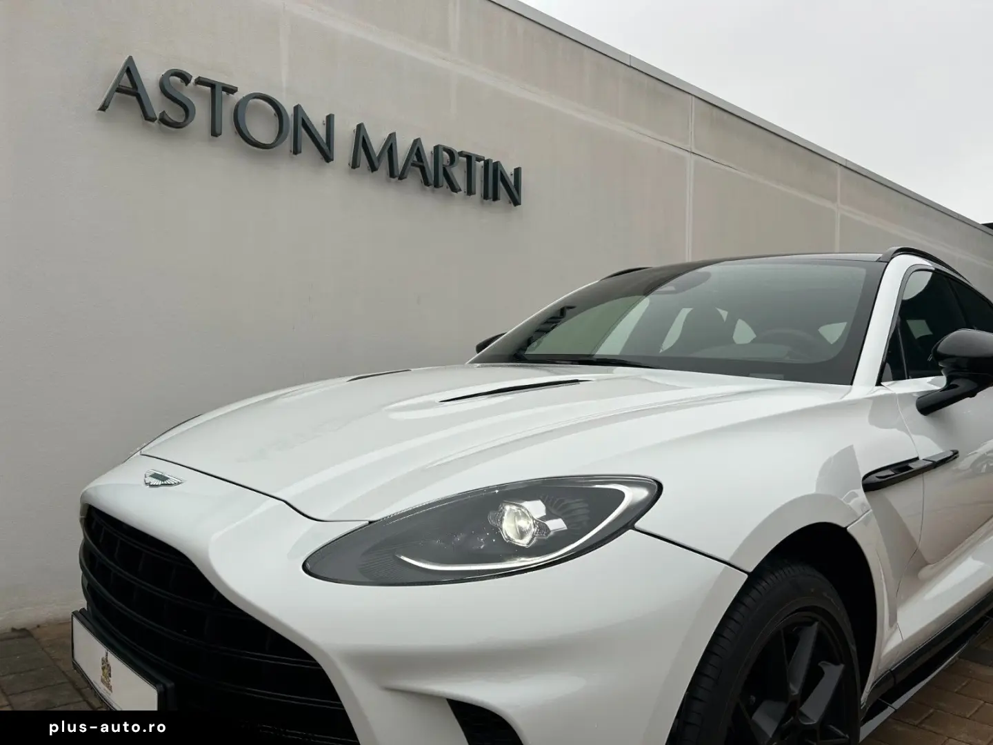 ASTON MARTIN DBX 4.0 V8 DBX707   Lunar White