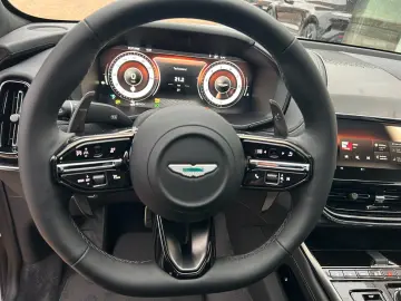 ASTON MARTIN DBX 4.0 V8 DBX707   Lunar White