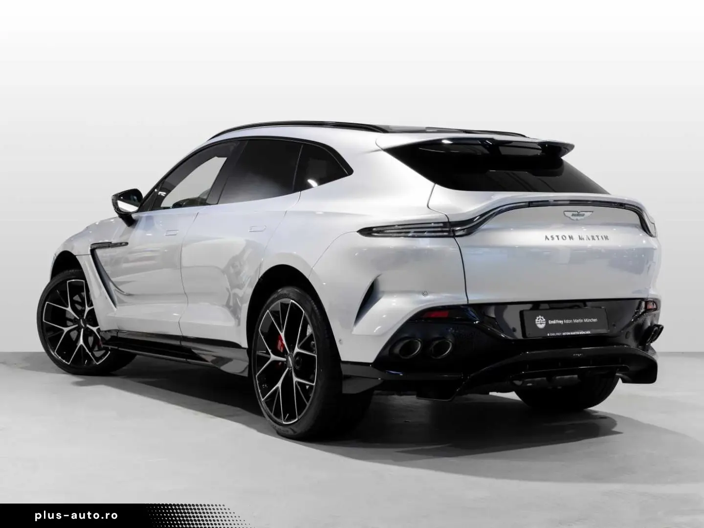 ASTON MARTIN DBX 707 -Lightning Silver-