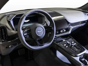 ASTON MARTIN DBX 707 -Lightning Silver-