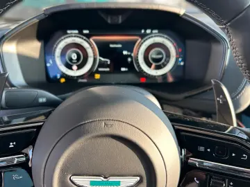 ASTON MARTIN DBX 707