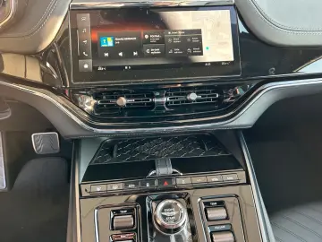 ASTON MARTIN DBX 707