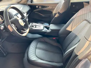 ASTON MARTIN DBX 707