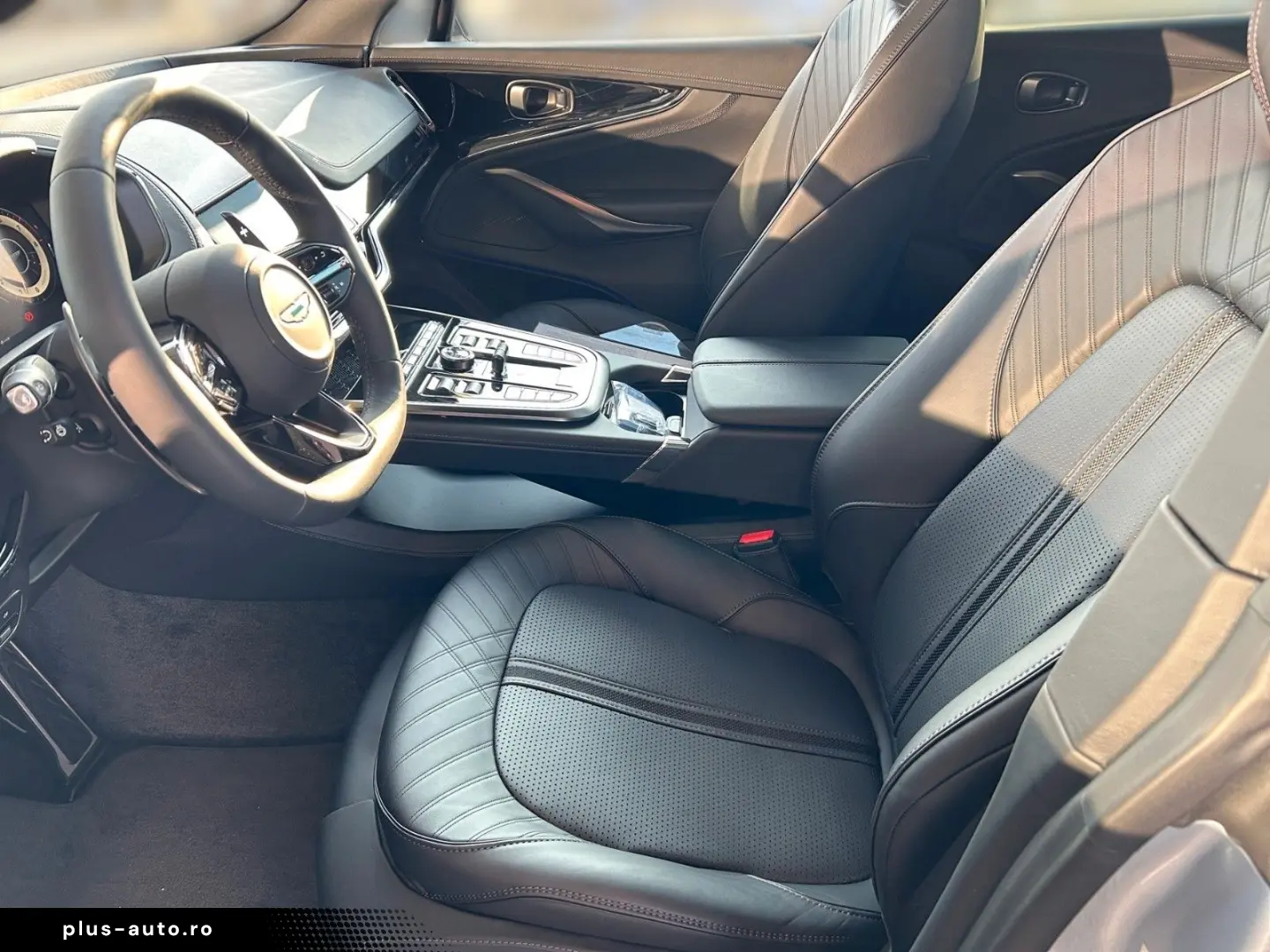 ASTON MARTIN DBX 707