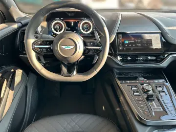 ASTON MARTIN DBX 707