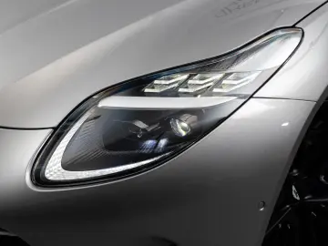 ASTON MARTIN DB12 4.0 V8  25MY