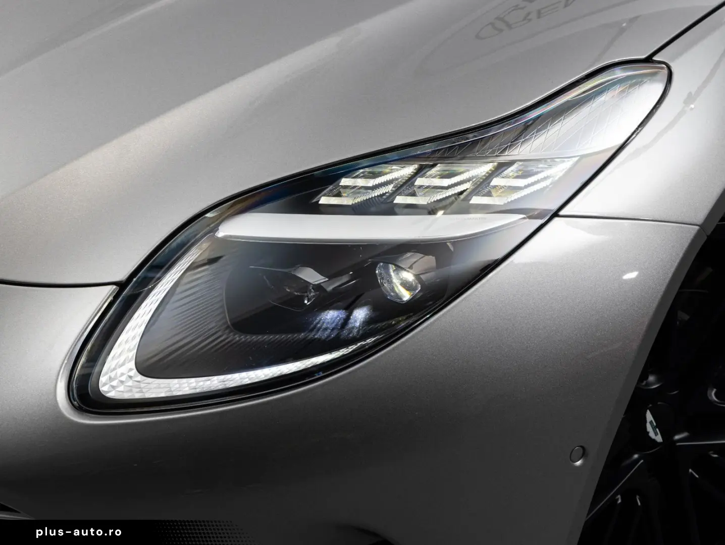 ASTON MARTIN DB12 4.0 V8  25MY