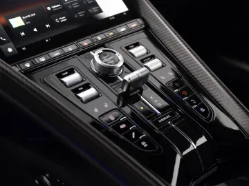 ASTON MARTIN DB12 4.0 V8  25MY