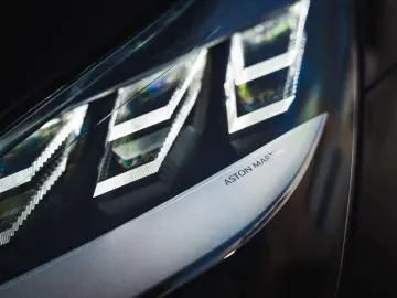 ASTON MARTIN DB12 Bowers   Wilkins   V8   Sport Seats   VAT