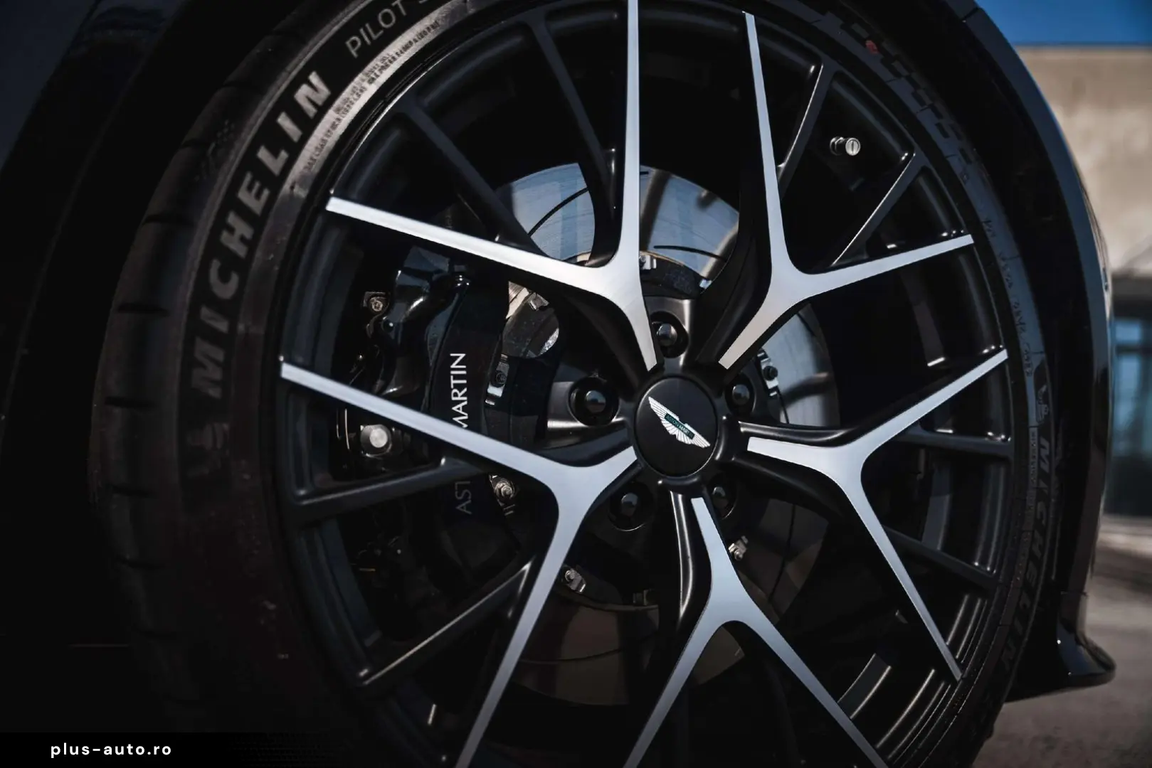 ASTON MARTIN DB12 Bowers   Wilkins   V8   Sport Seats   VAT