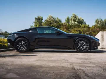 ASTON MARTIN DB12 Bowers   Wilkins   V8   Sport Seats   VAT