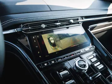 ASTON MARTIN DB12 Bowers   Wilkins   V8   Sport Seats   VAT