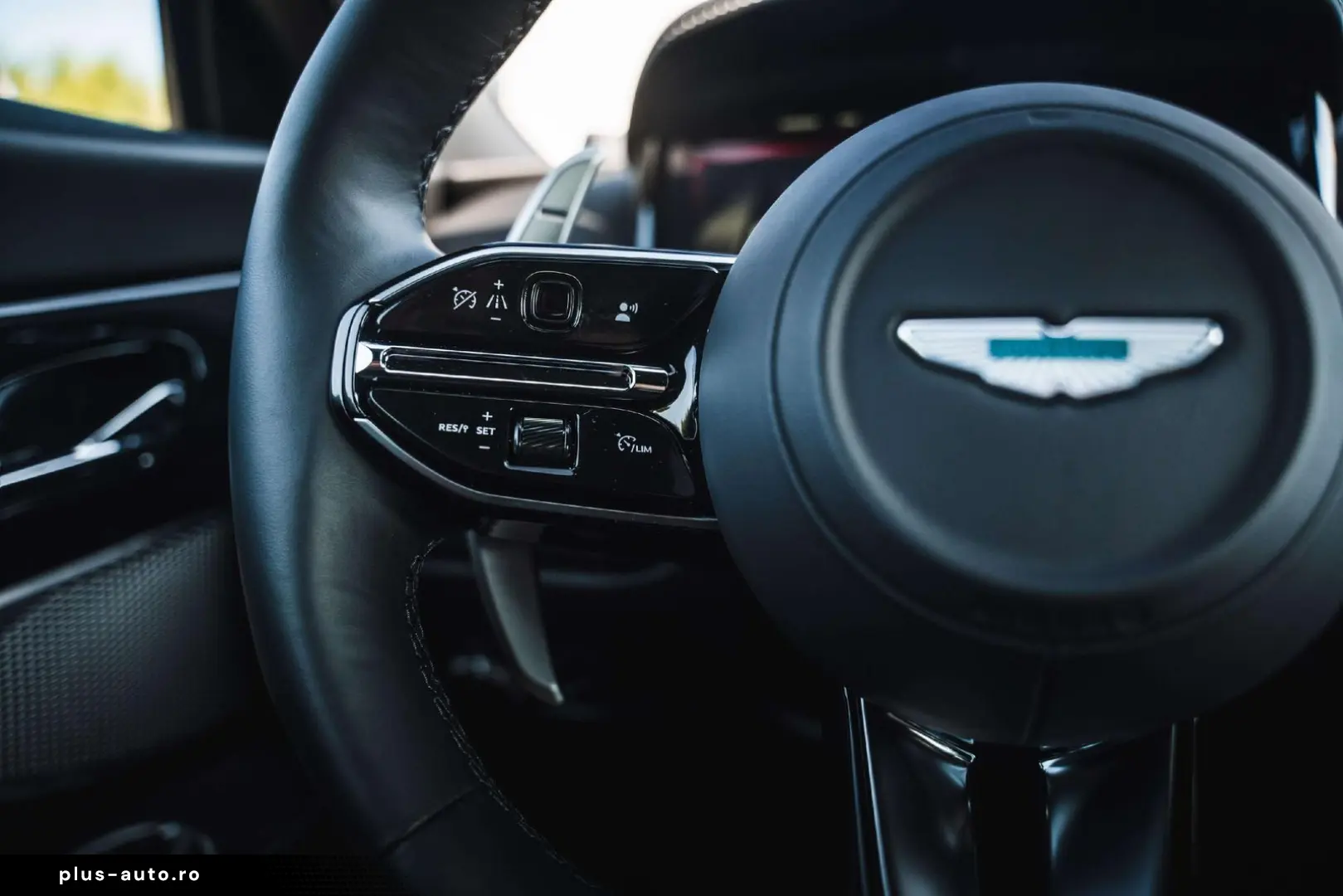 ASTON MARTIN DB12 Bowers   Wilkins   V8   Sport Seats   VAT