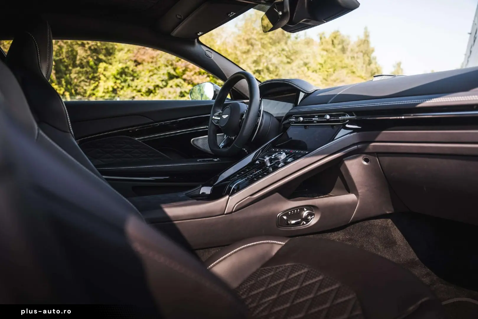 ASTON MARTIN DB12 Bowers   Wilkins   V8   Sport Seats   VAT