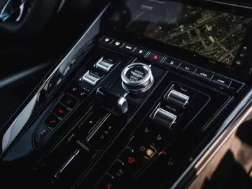 ASTON MARTIN DB12 Bowers   Wilkins   V8   Sport Seats   VAT