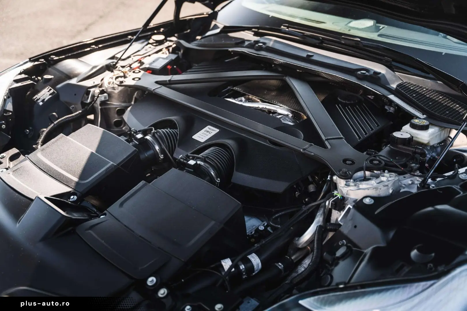 ASTON MARTIN DB12 Bowers   Wilkins   V8   Sport Seats   VAT