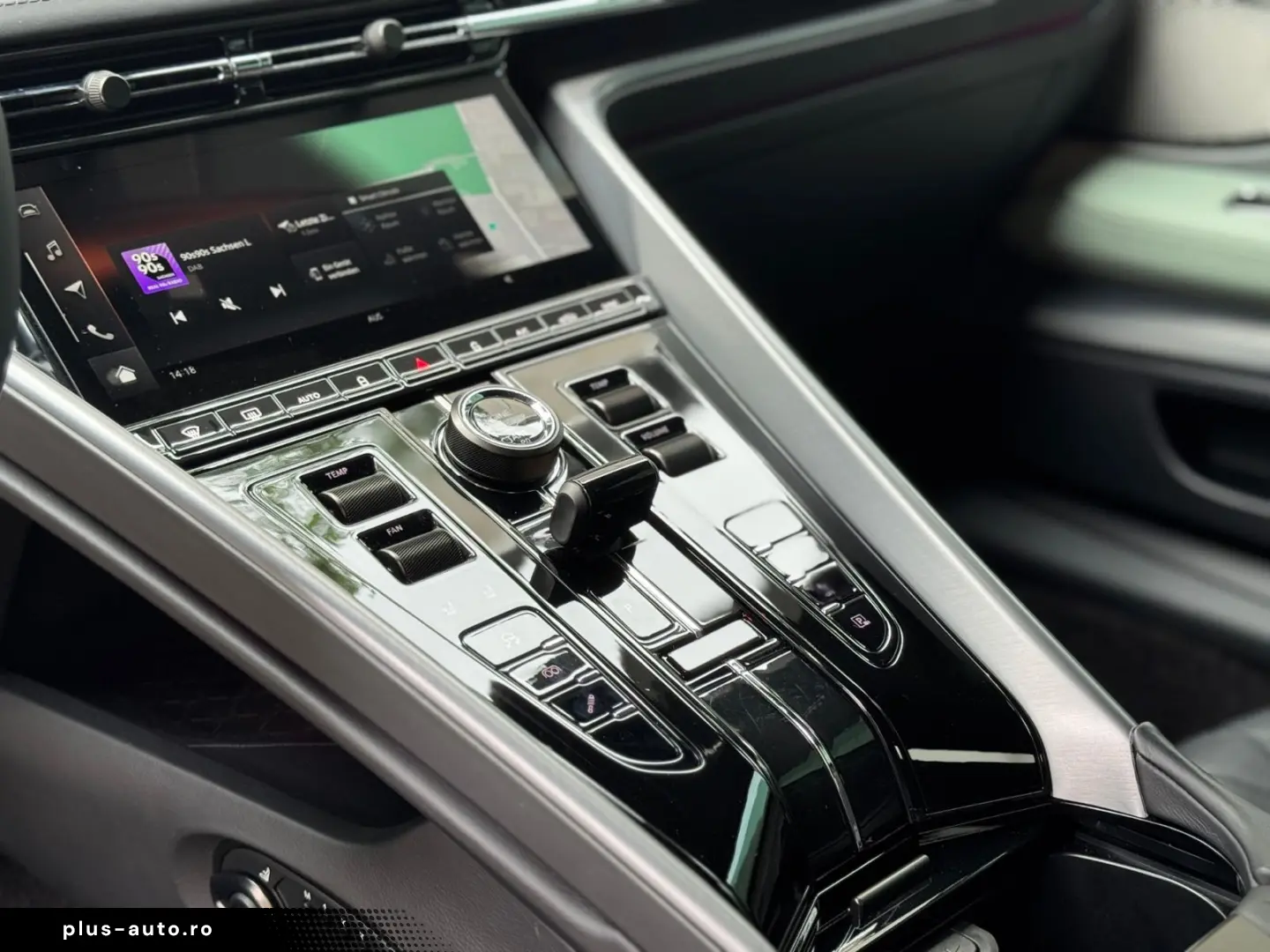 ASTON MARTIN DB12 4.0 V8 - Bowers & Wilkins Audio Ce&hellip;