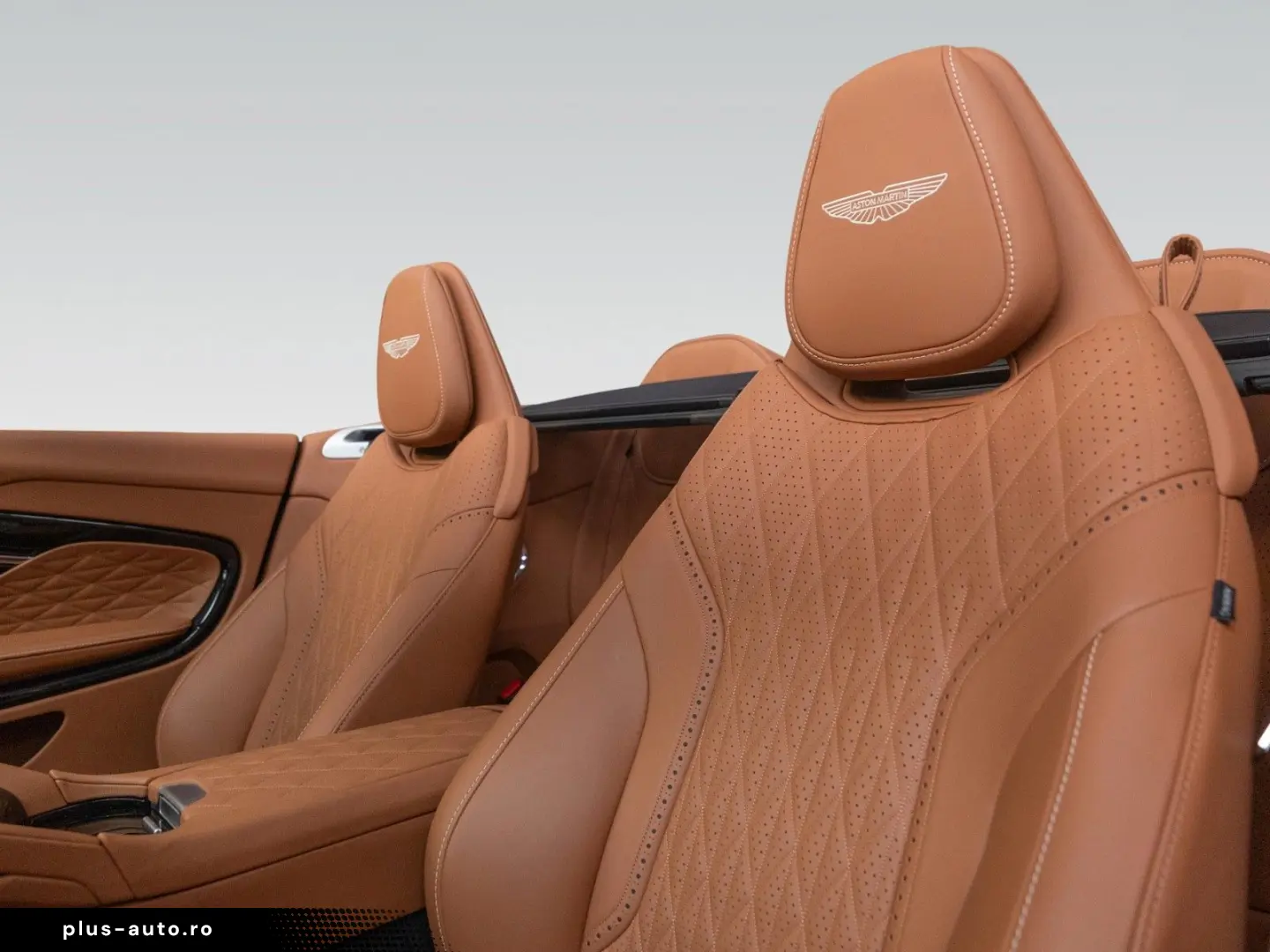 ASTON MARTIN DB12 Volante   Q-Buckinghamshire   Q-Interior