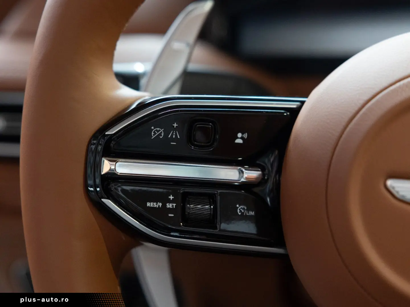 ASTON MARTIN DB12 Volante   Q-Buckinghamshire   Q-Interior