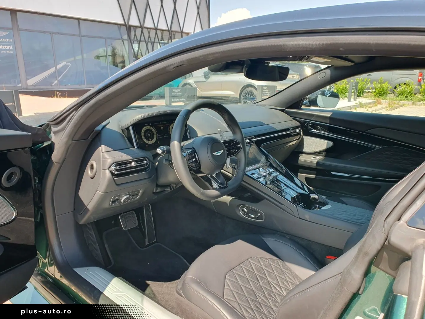 ASTON MARTIN DB12 Coupe 4.0 V8