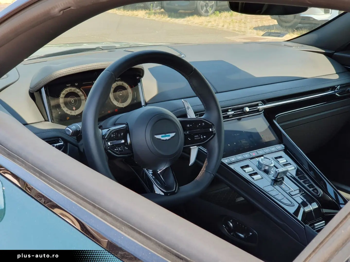 ASTON MARTIN DB12 Coupe 4.0 V8