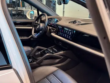 PORSCHE Cayenne 3.0 V6 Tiptronic