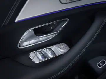 Mercedes-Benz GLE 450 d 4MATIC AMG Line Alpingrau Head-up