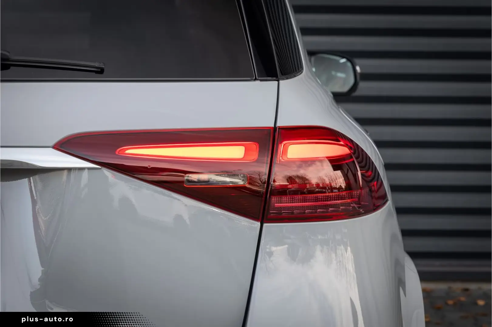 Mercedes-Benz GLE 450 d 4MATIC AMG Line Alpingrau Head-up