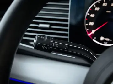 Mercedes-Benz GLE 450 d 4MATIC AMG Line Alpingrau Head-up