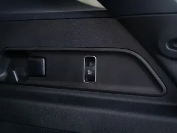 Mercedes-Benz GLE 450 d 4MATIC AMG Line Alpingrau Head-up